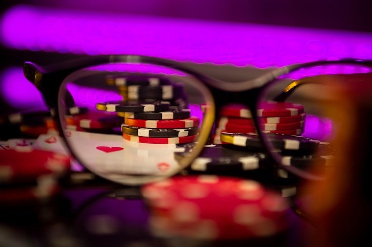 Antarmuka permainan Microgaming di platform rogtoto com dengan kontrol permainan dan informasi saldo